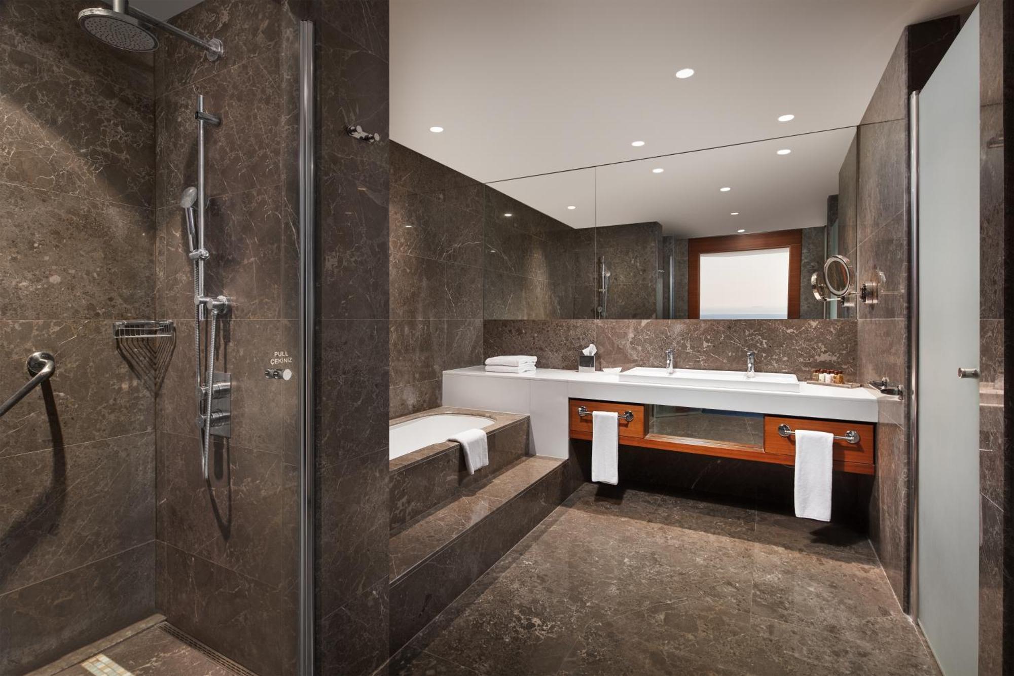 Sheraton Istanbul Atakoy Hotel Eksteriør bilde Bathroom