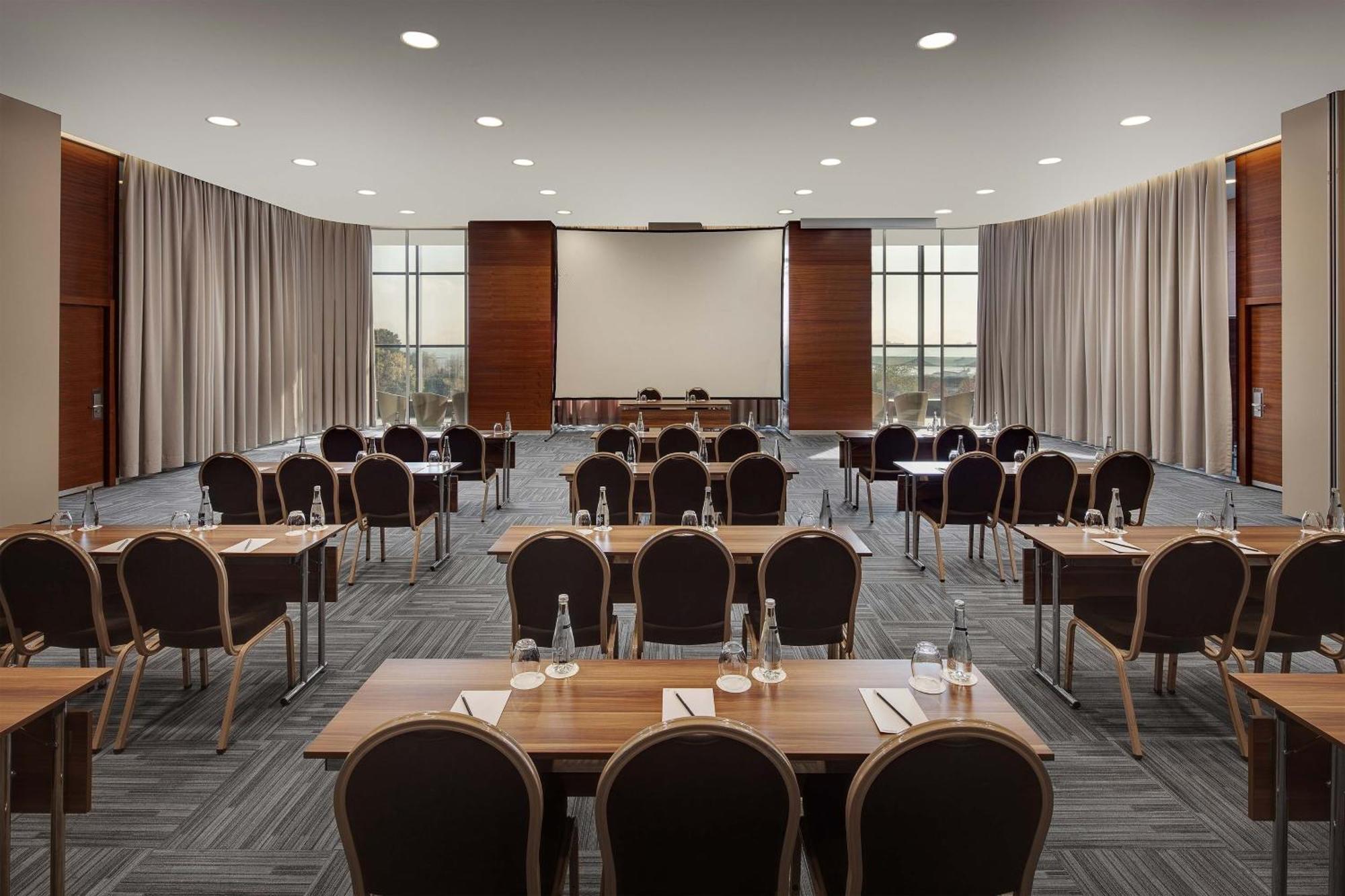 Sheraton Istanbul Atakoy Hotel Eksteriør bilde Meeting room