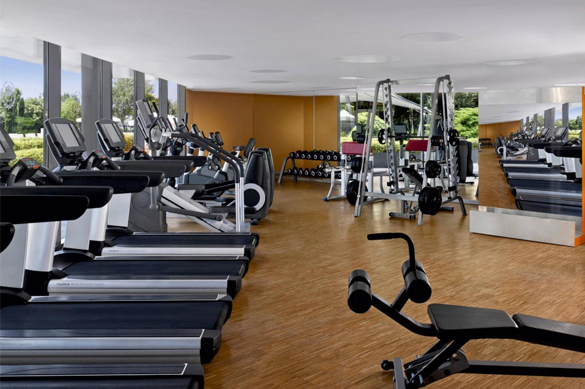 Sheraton Istanbul Atakoy Hotel Eksteriør bilde The gym at the Westin