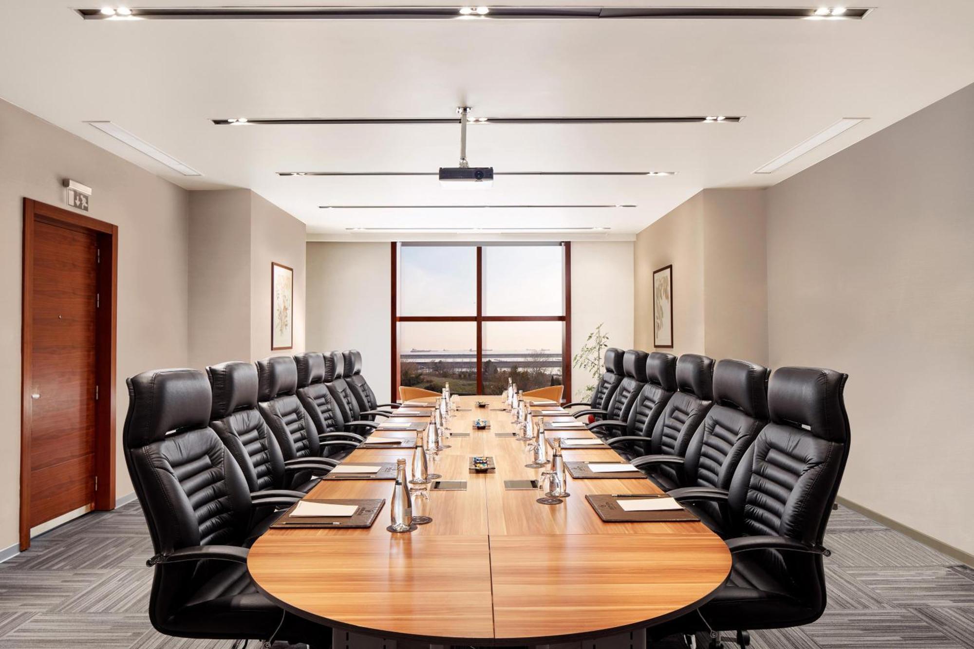 Sheraton Istanbul Atakoy Hotel Eksteriør bilde Boardroom at the InterContinental Hotel, London, Park Lane