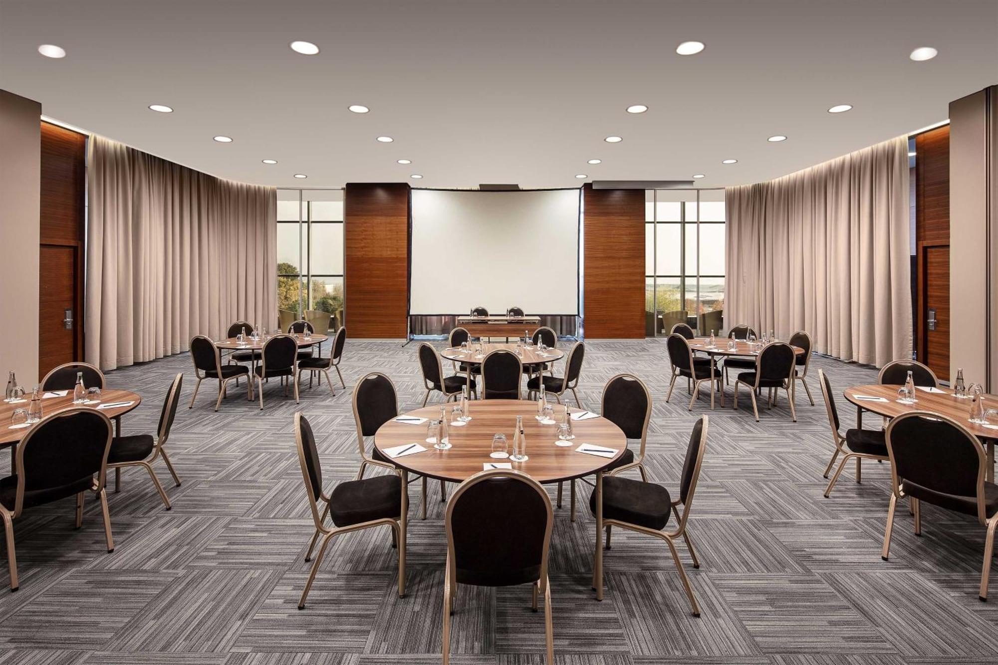 Sheraton Istanbul Atakoy Hotel Eksteriør bilde Meeting room