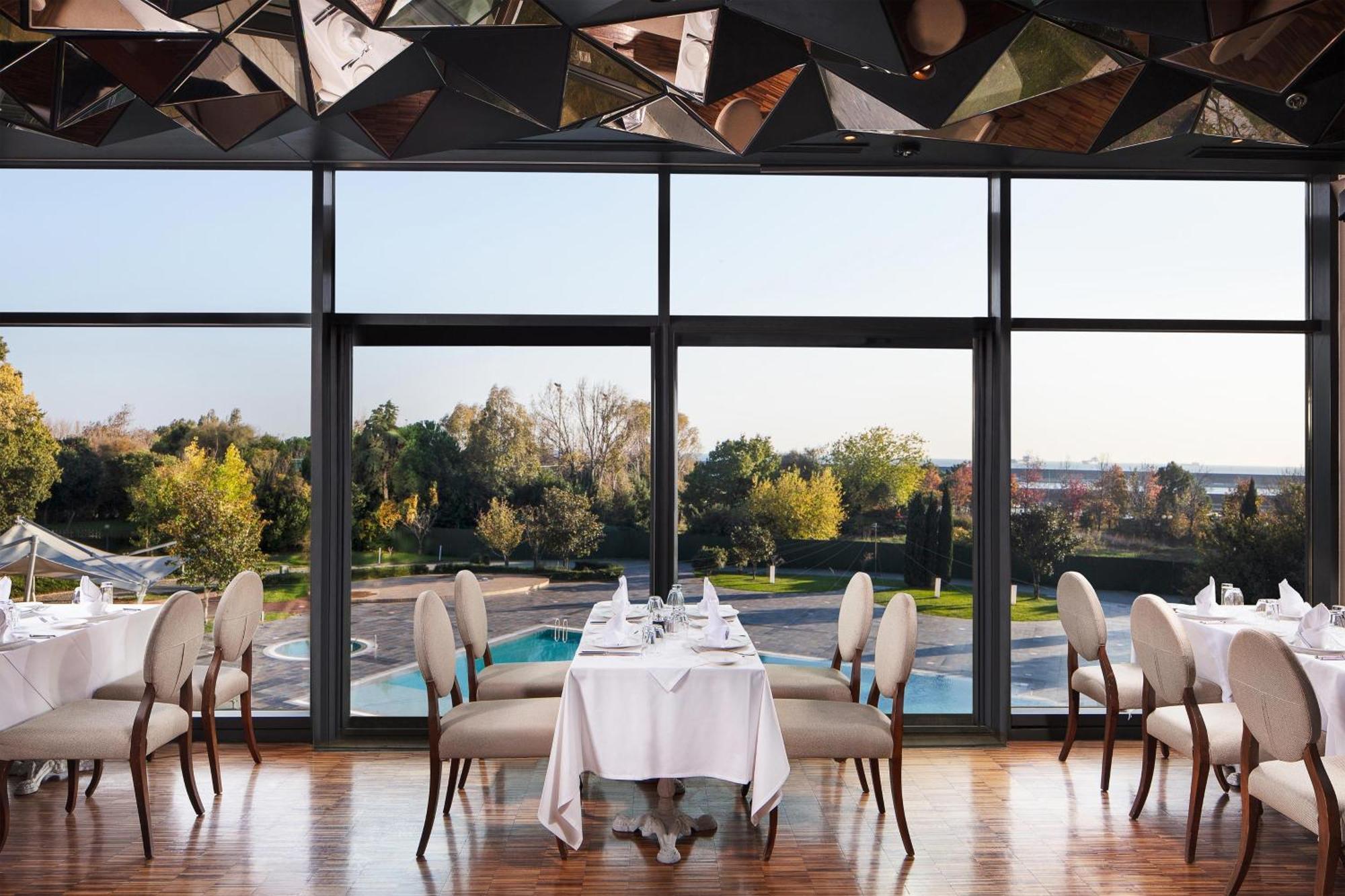 Sheraton Istanbul Atakoy Hotel Eksteriør bilde Restaurant