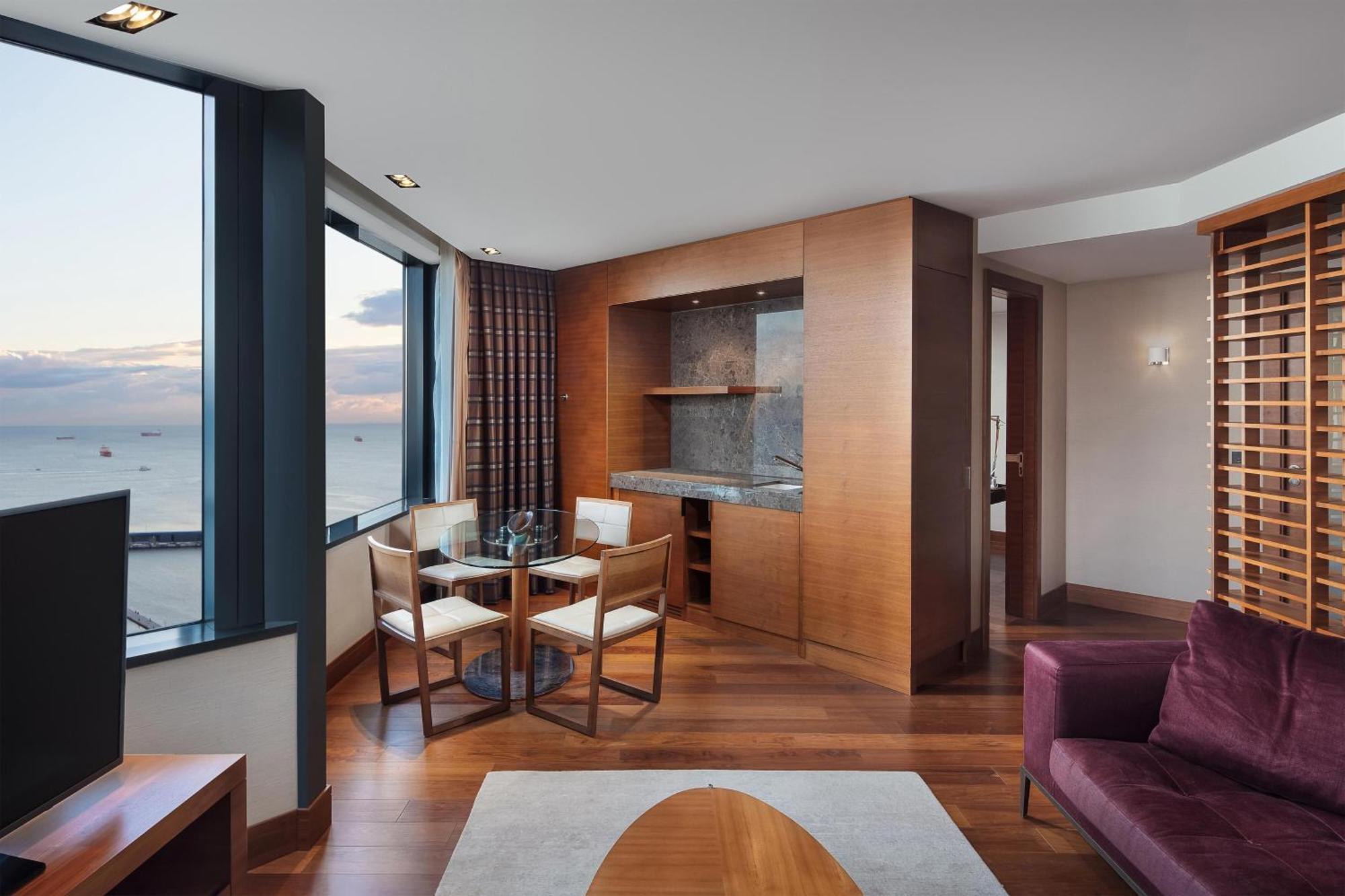 Sheraton Istanbul Atakoy Hotel Eksteriør bilde A suite at the hotel