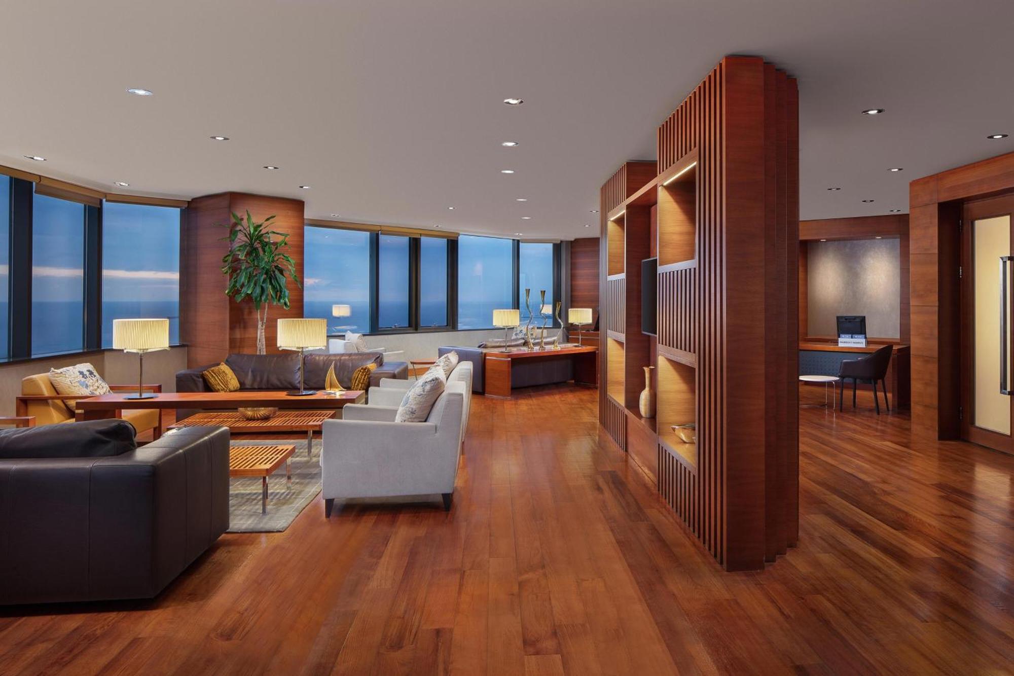Sheraton Istanbul Atakoy Hotel Eksteriør bilde The interior of the club