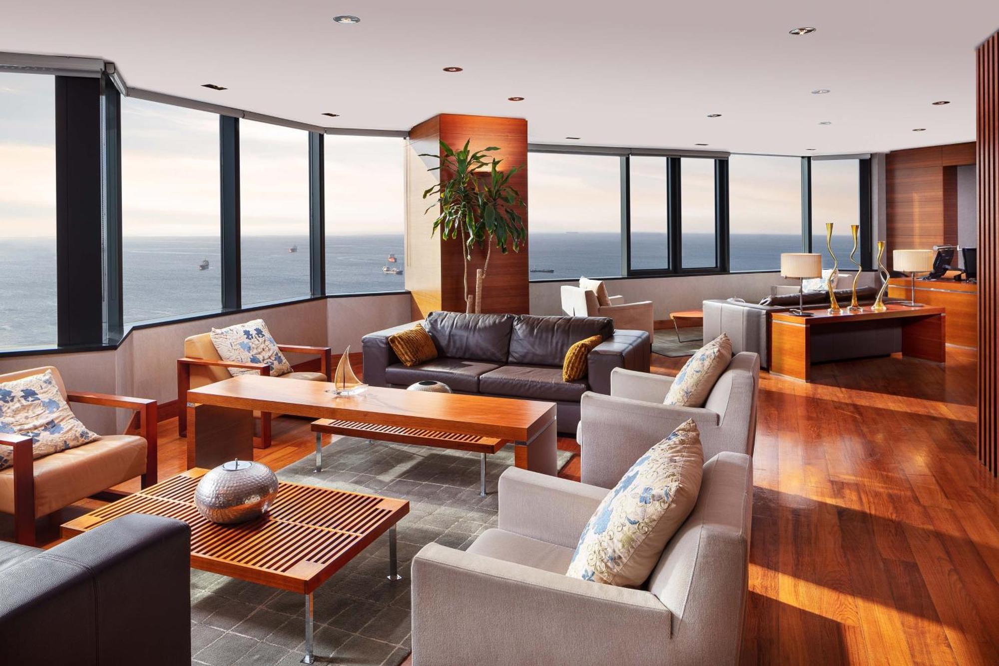 Sheraton Istanbul Atakoy Hotel Eksteriør bilde The interior of the club