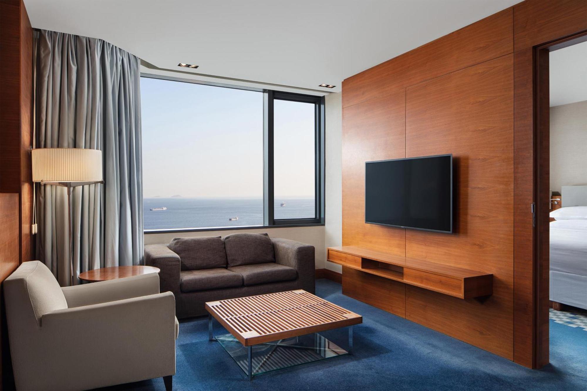 Sheraton Istanbul Atakoy Hotel Eksteriør bilde A suite at the hotel