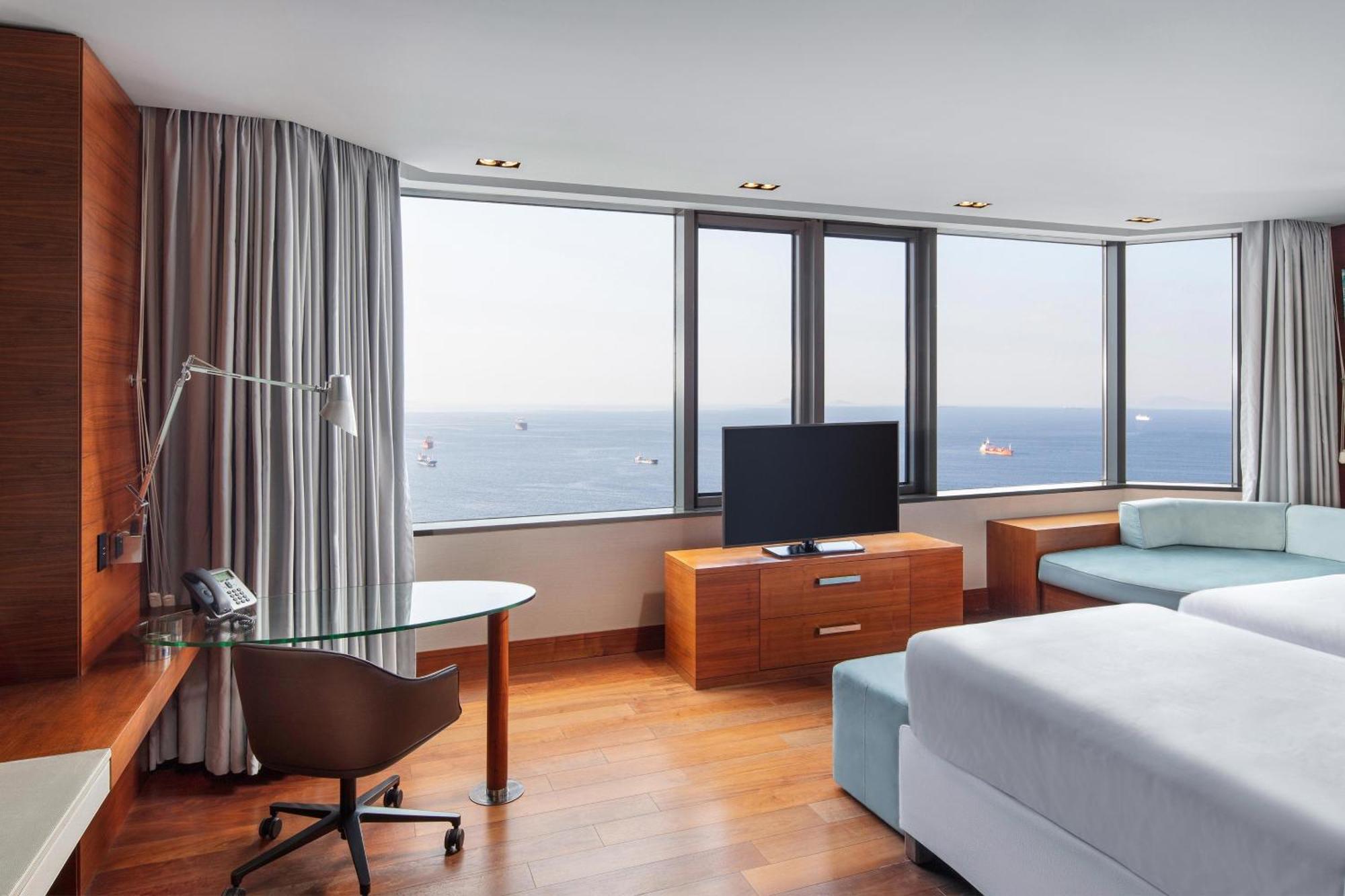 Sheraton Istanbul Atakoy Hotel Eksteriør bilde Deluxe room