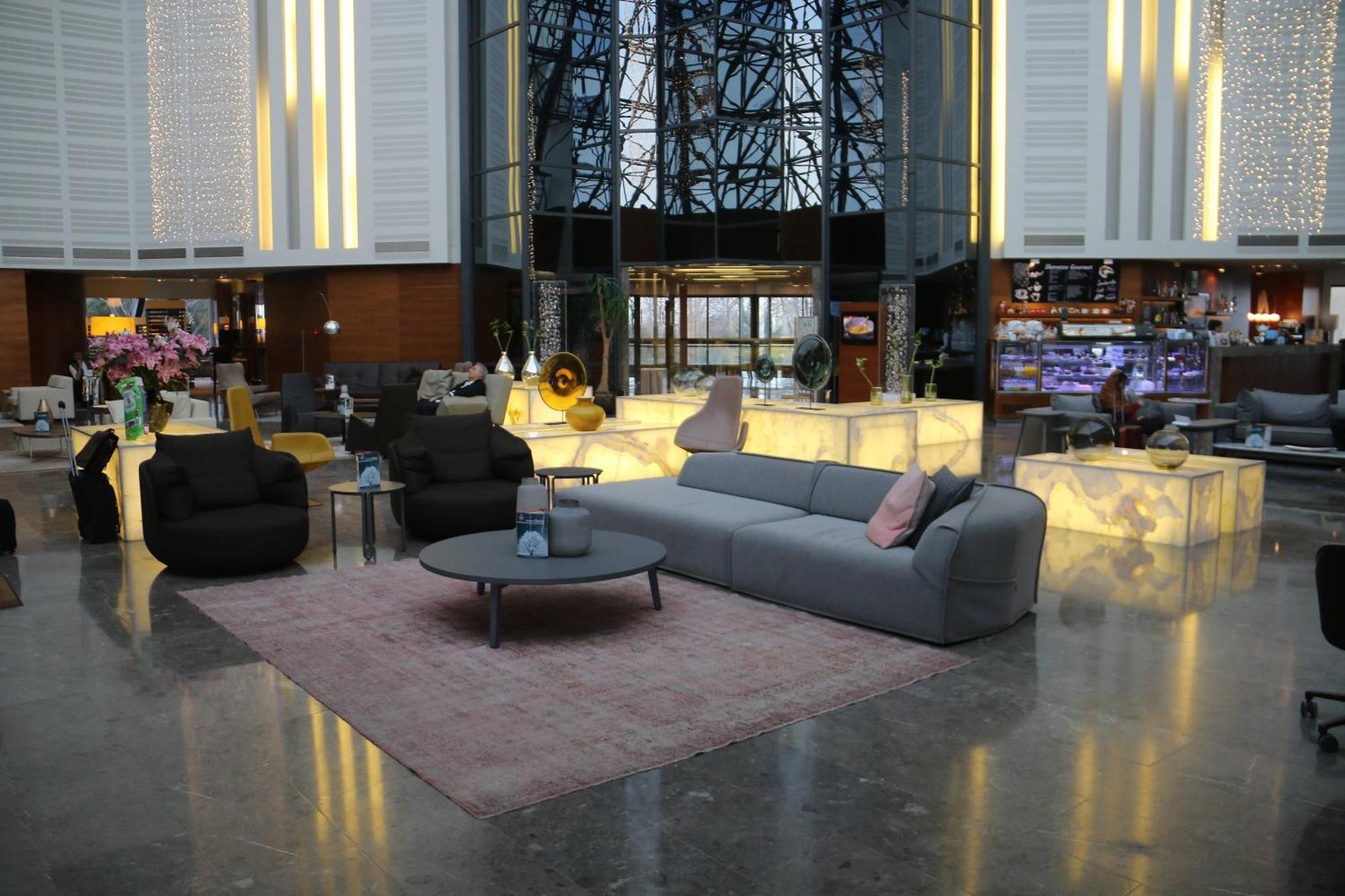 Sheraton Istanbul Atakoy Hotel Eksteriør bilde The lobby of the hotel